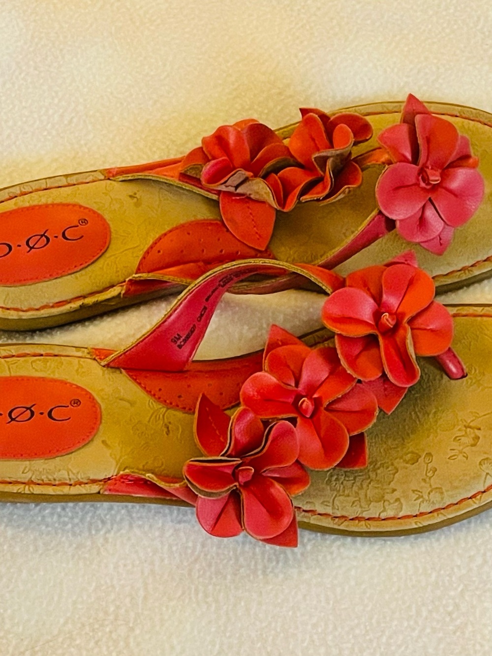 Women’s Floral Flip-Flop Sandals - Coral